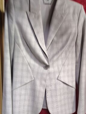 Elie Tahari Silver Hardware Ivory Blazer